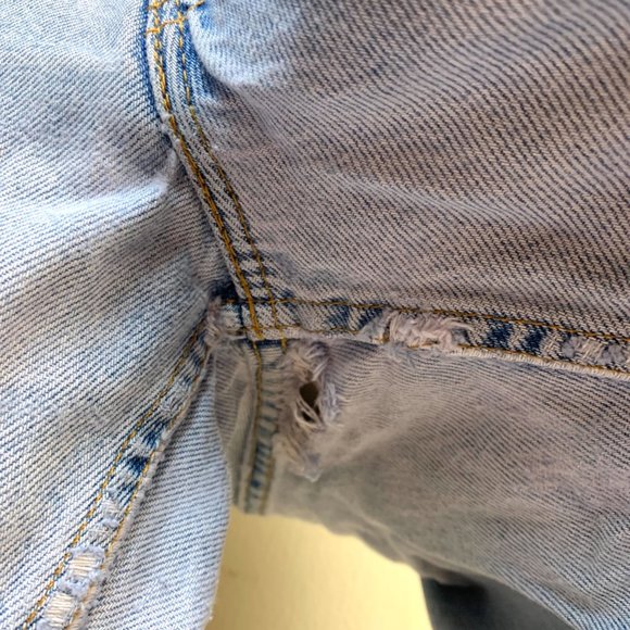 80’s Orange Label Light Wash Distressed 560 Jeans - Picture 11 of 11